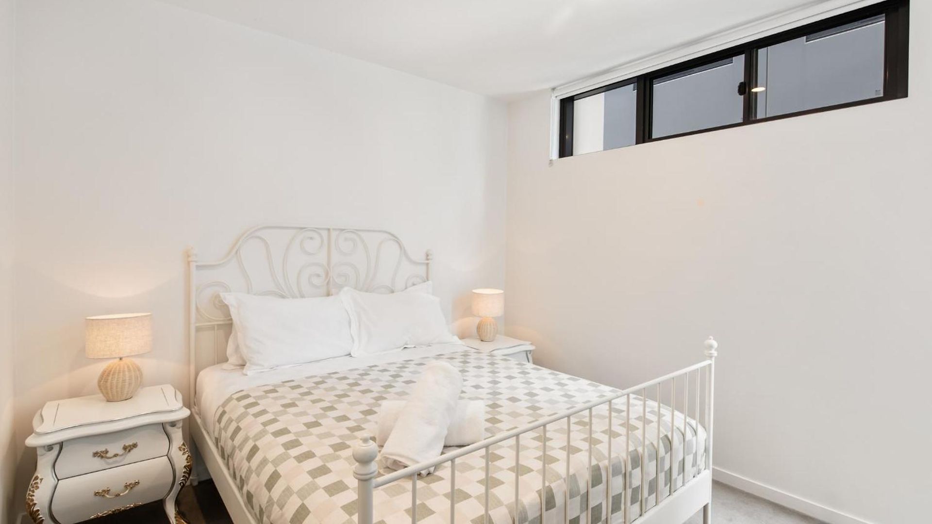 Convenient To Urban Living By Private Host * Brisbane
