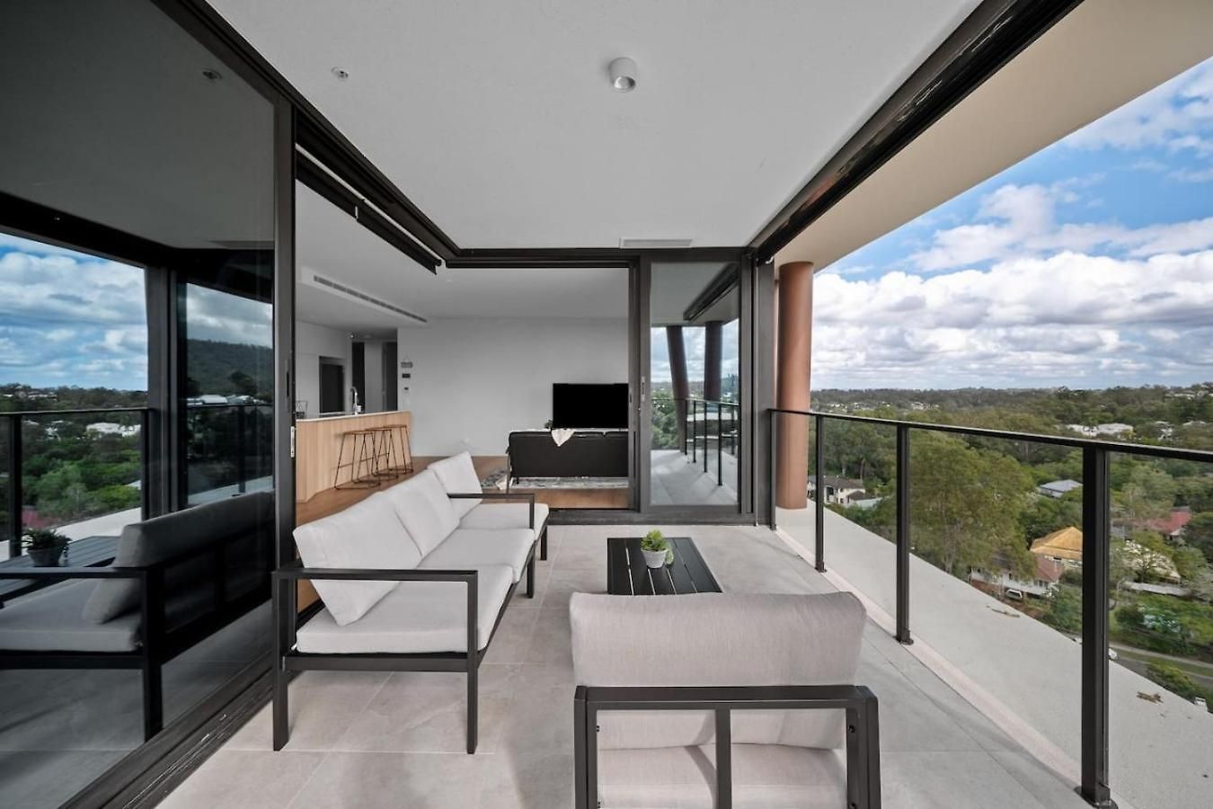 Skyhigh Retreat View And Shopping At Your Doorstep Apartment Brisbane