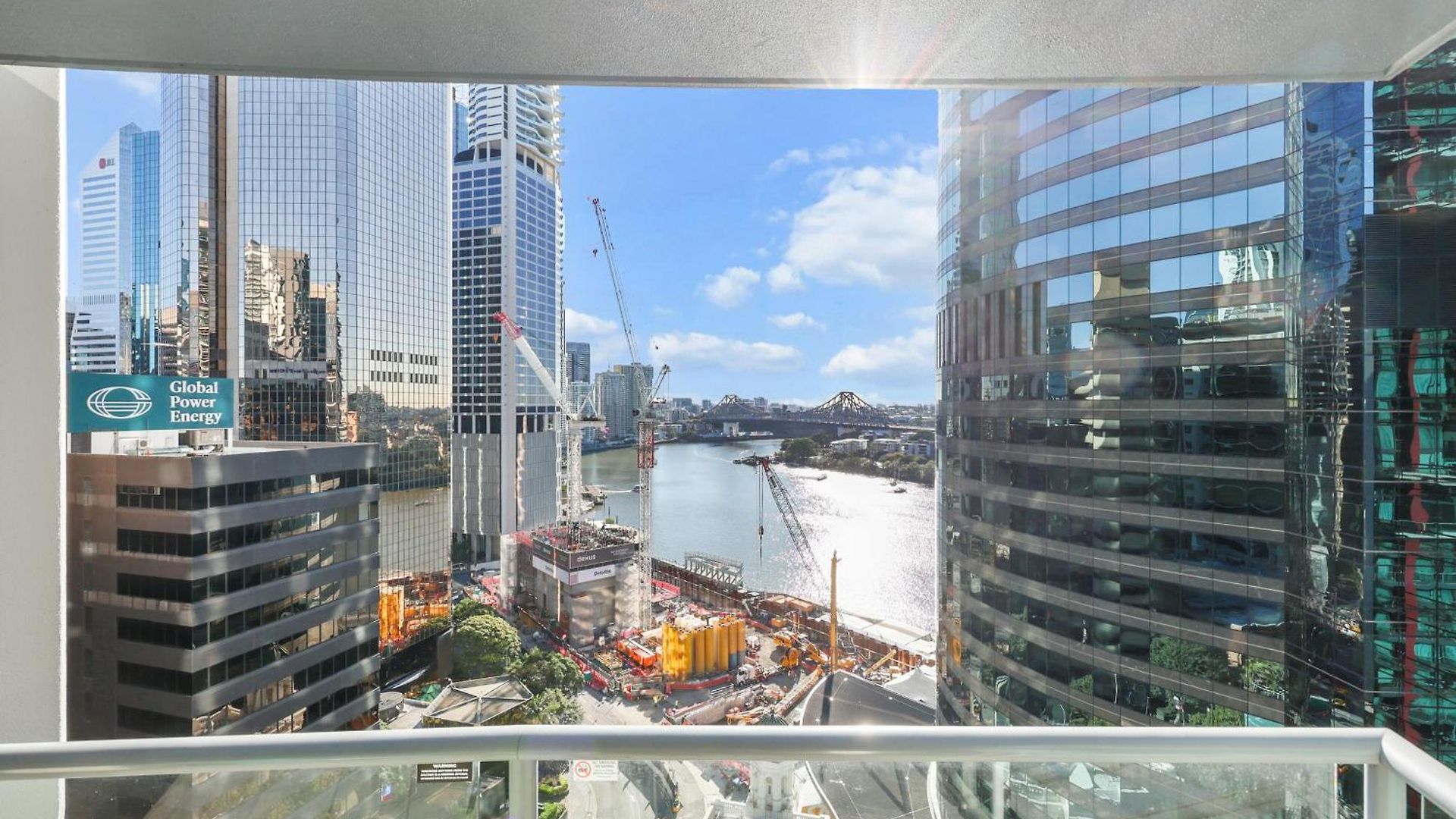 Apartment Full Water View - Sleeps 7 - Parking - Pool & Sauna Brisbane