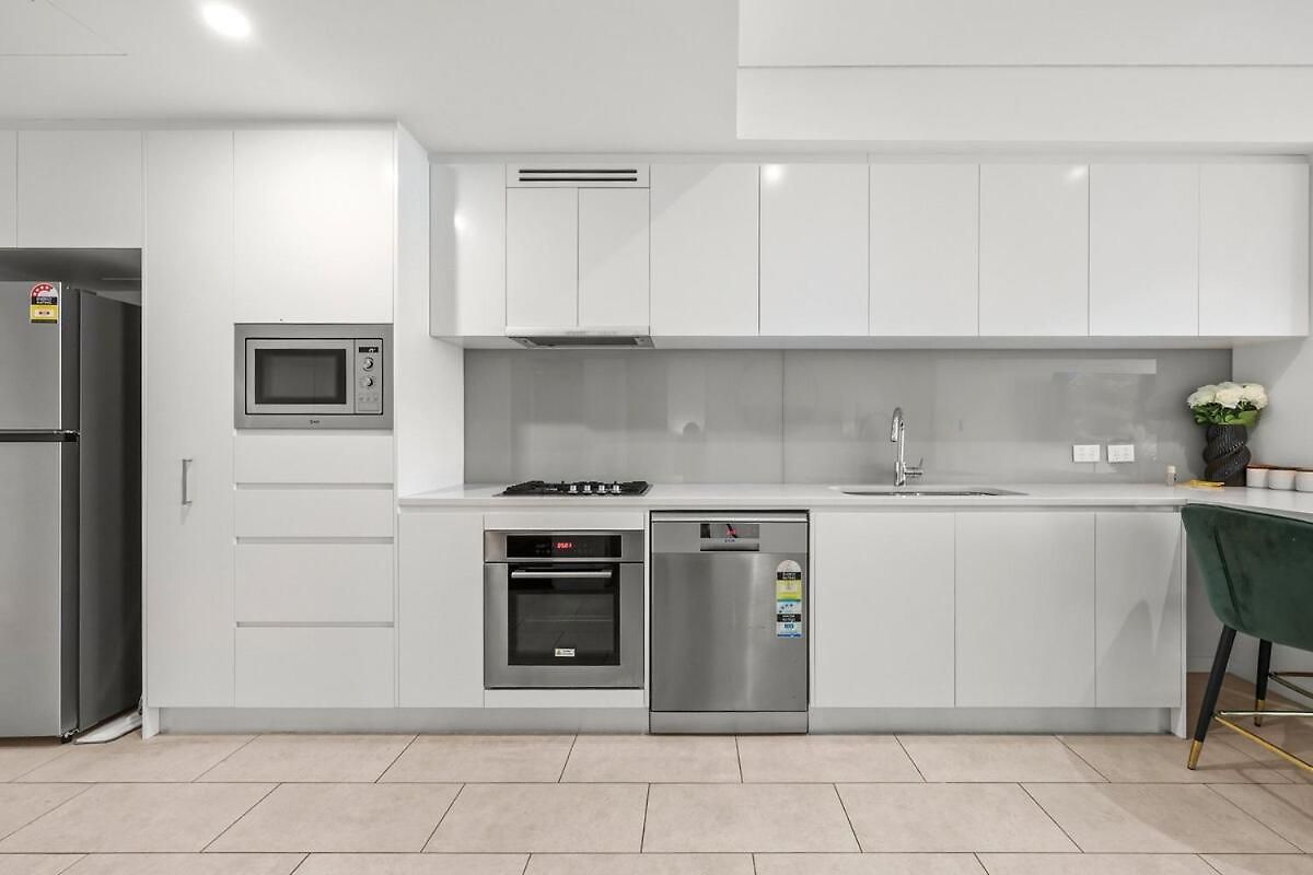 Level 43 Water Views - 2br - Sleeps 6 & Baby