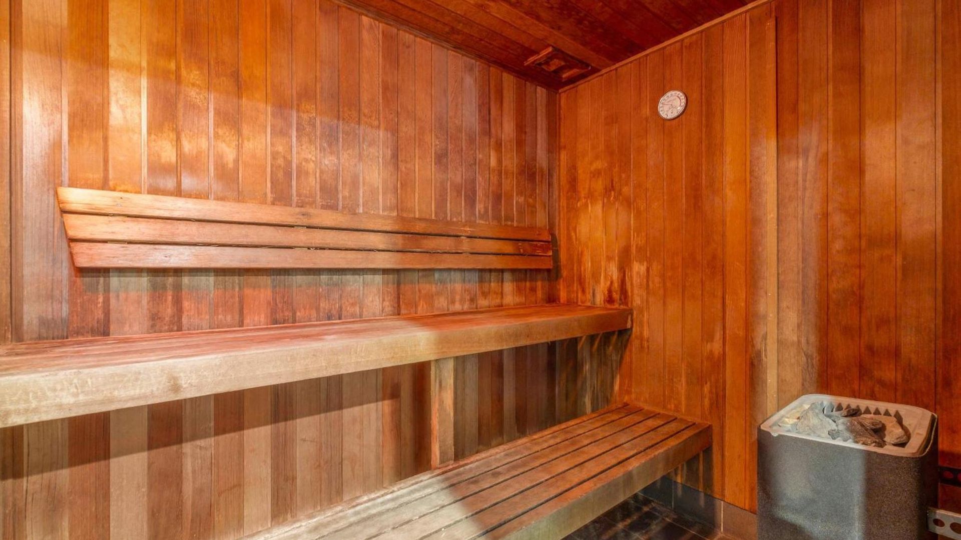 Urban Retreat 1bed-1bath-study-balcony-1car * Brisbane