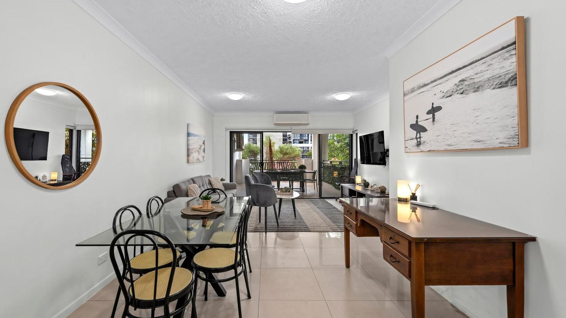 Spacious 2br With Wifi, Parking & Balcony