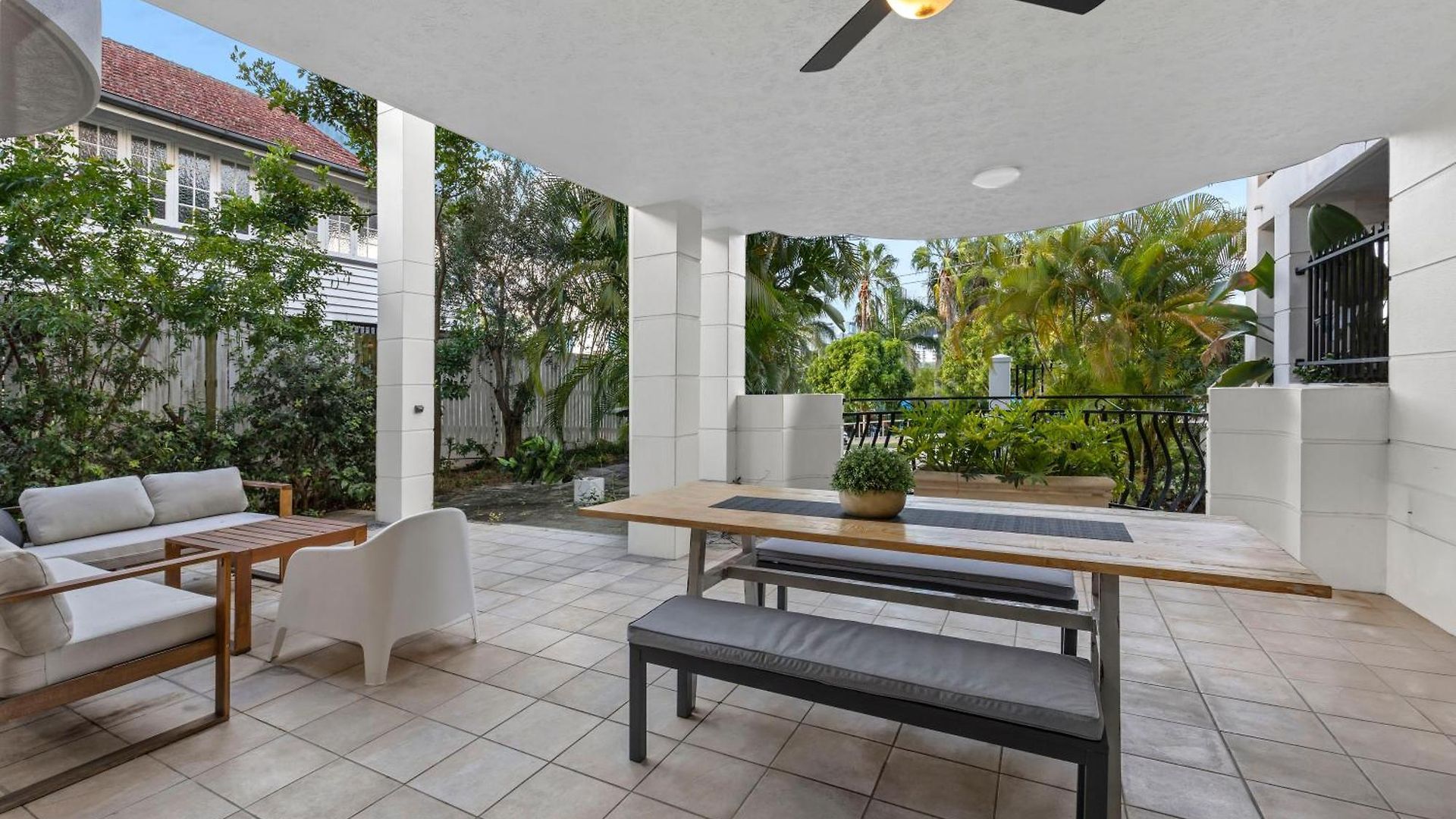 Sunny & Cozy 2br With Wifi, Parking & Balcony