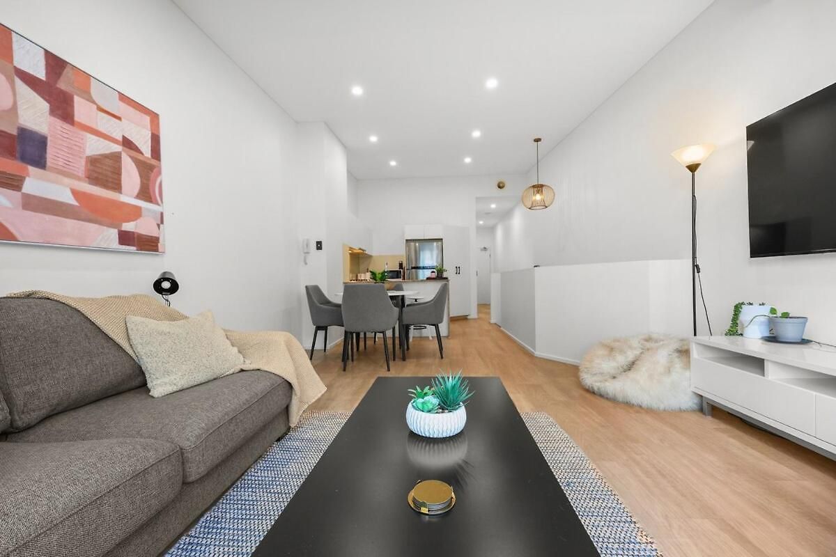 2 Level Skyloft - Pool - Sleeps 6 - Baby Brisbane