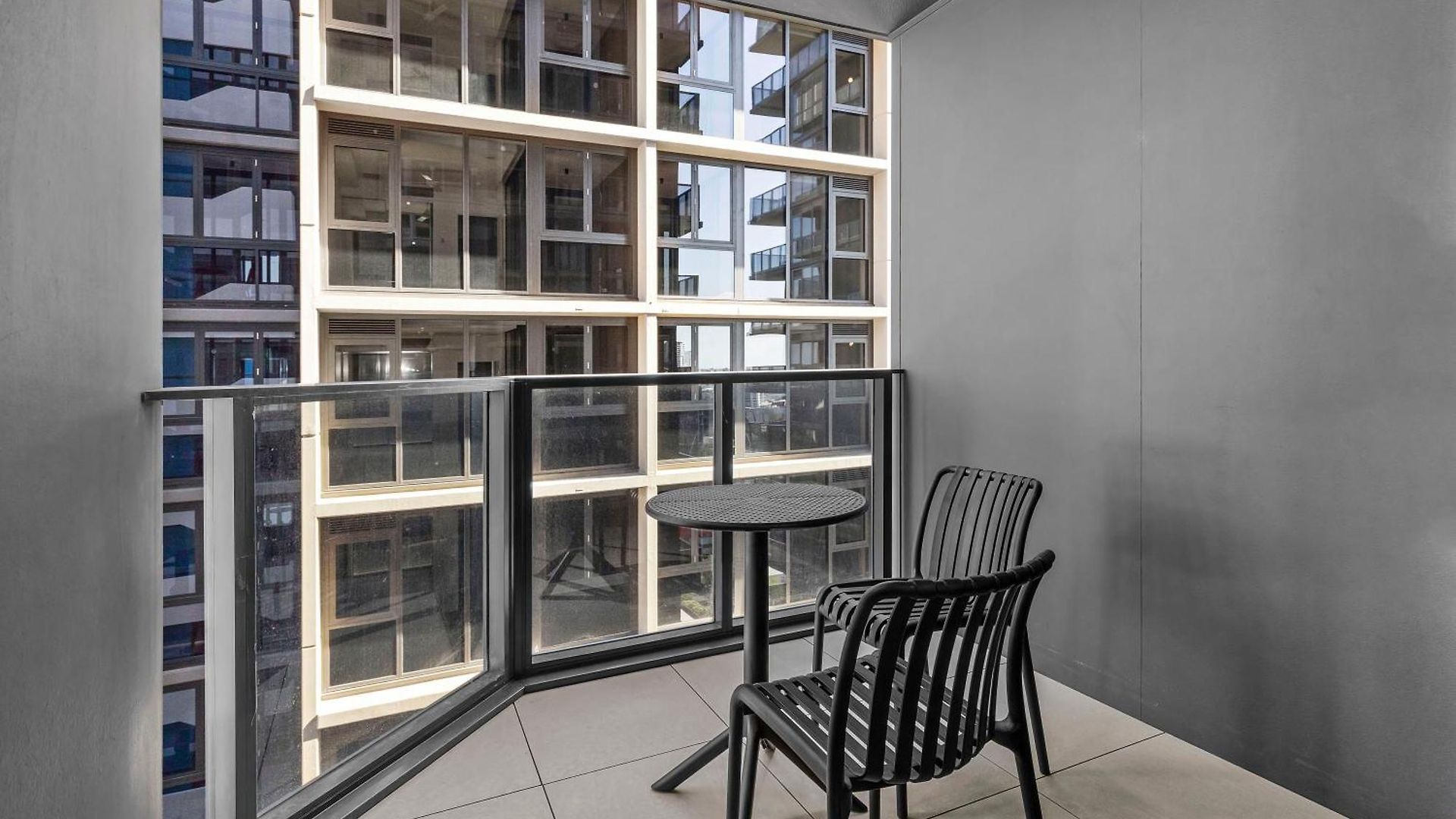 Apartment Luxe 3br With Stunning Views, Parking And Pool *