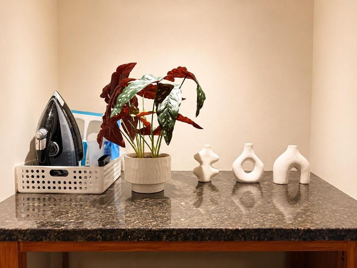 Queen Street Cbd With Balcony And Amenities C48 *
