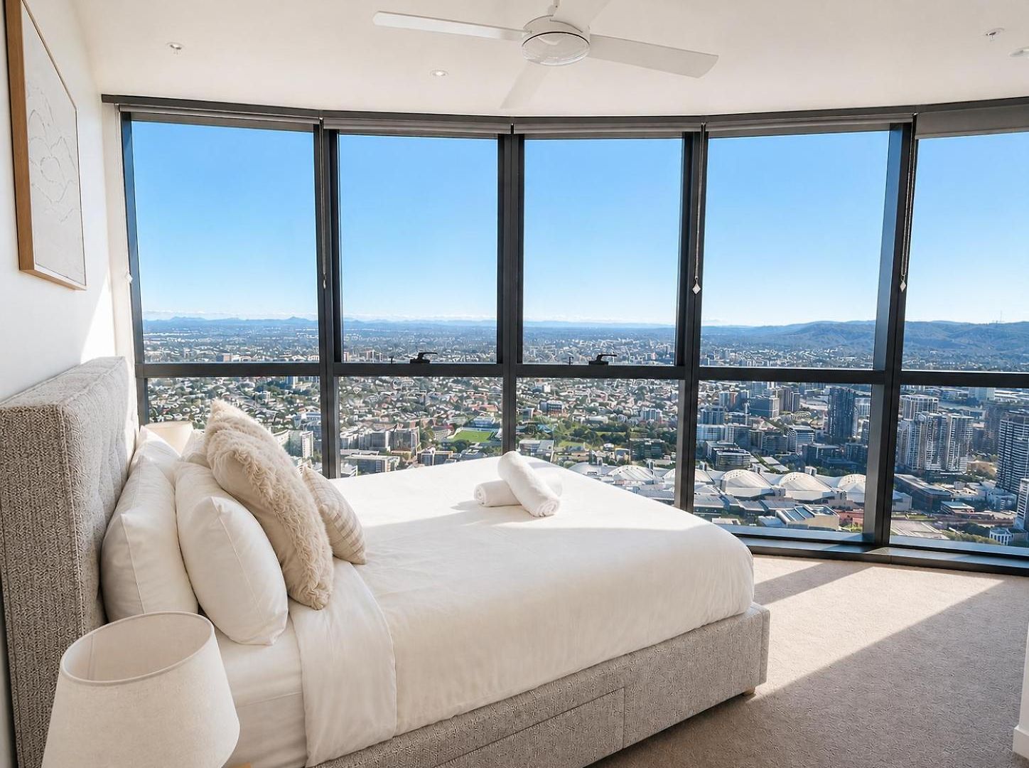 63 Floors Up & A Million-dollar View W/ Carpark Apartment