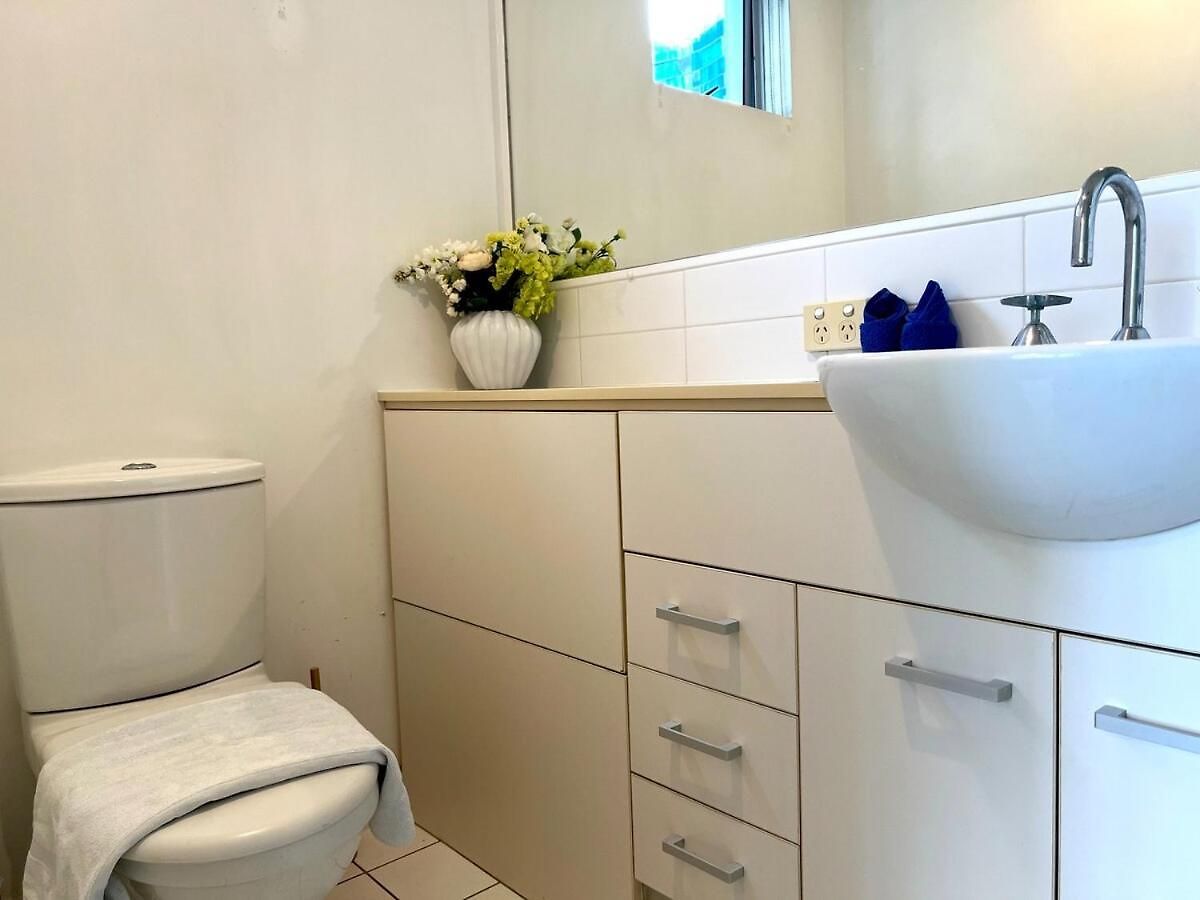Apartment Budget 2br 2ba South With Parking Brisbane