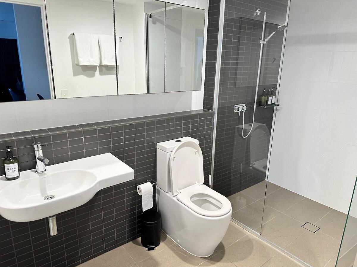 2br W Pool And Parking Near Suncorp Riverview *