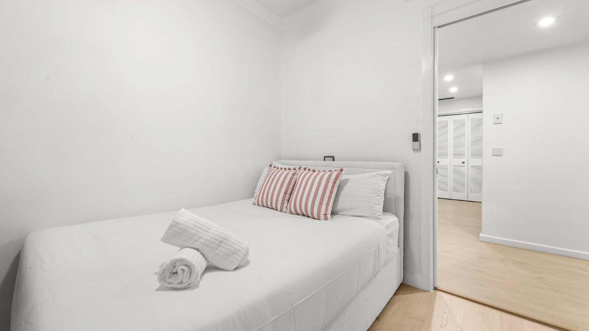The Mews Bowen Hills - Spacious 3-bedroom With Pool & Parking Apartment *