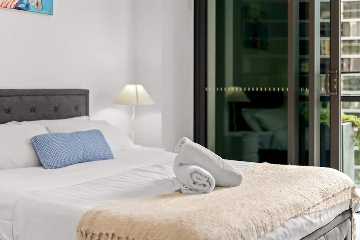 Queens Wharf - Beautiful 13th Floor Executive Apartment Brisbane