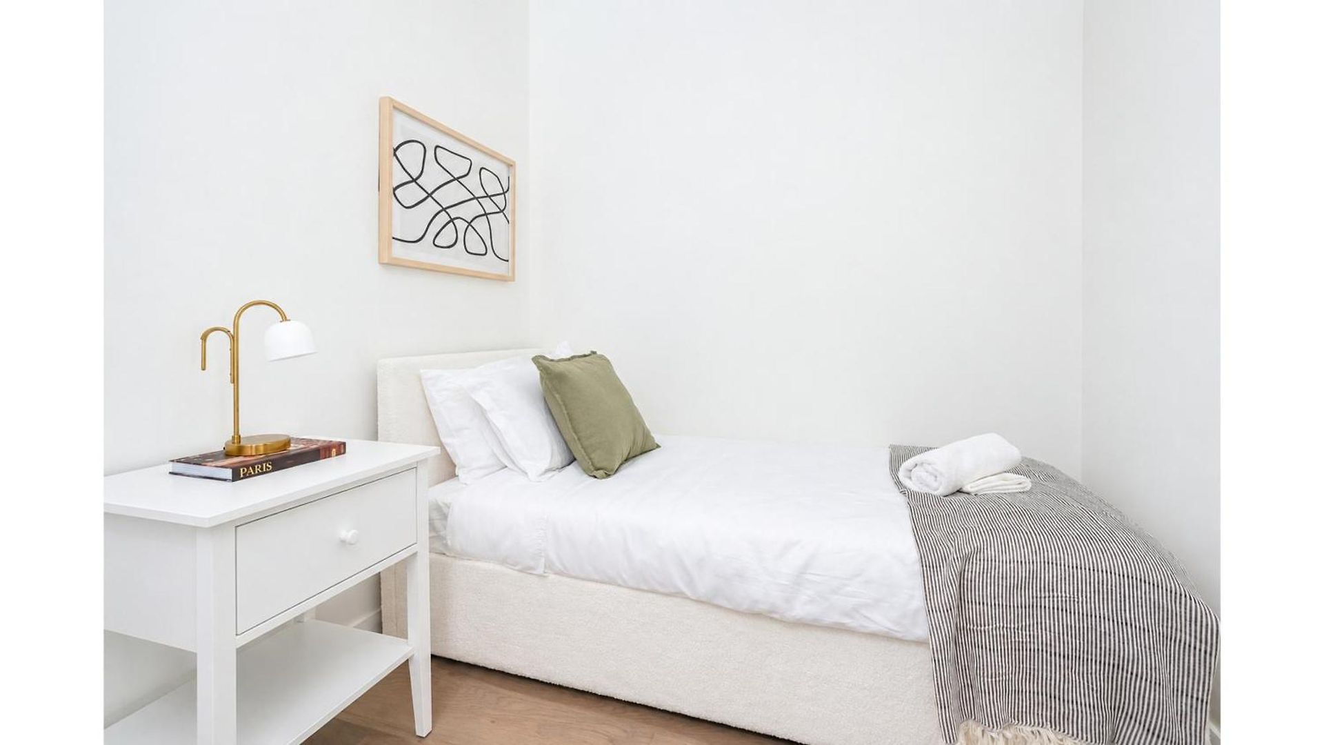 Apartment Sky High Luxury 2 Bedroom Cbd With Pool Gym And River Views *