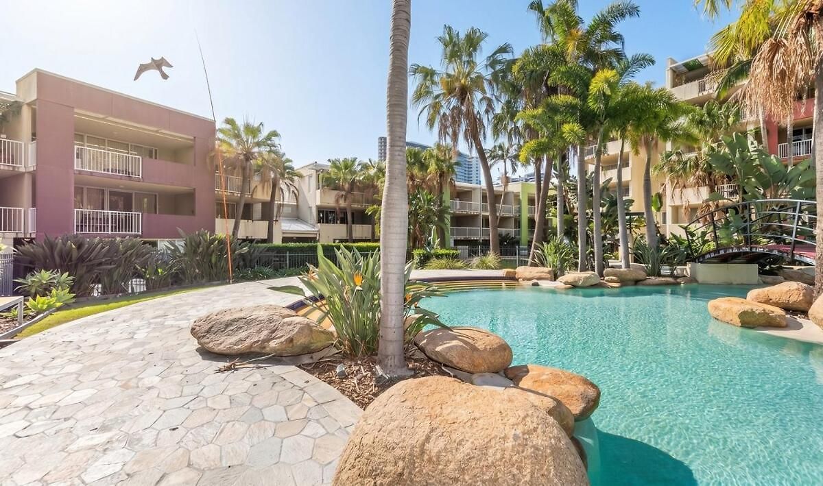 2br - Lagoon Pool Gym - Sleeps 6 - Baby Equipped - Free Parking Apartment *