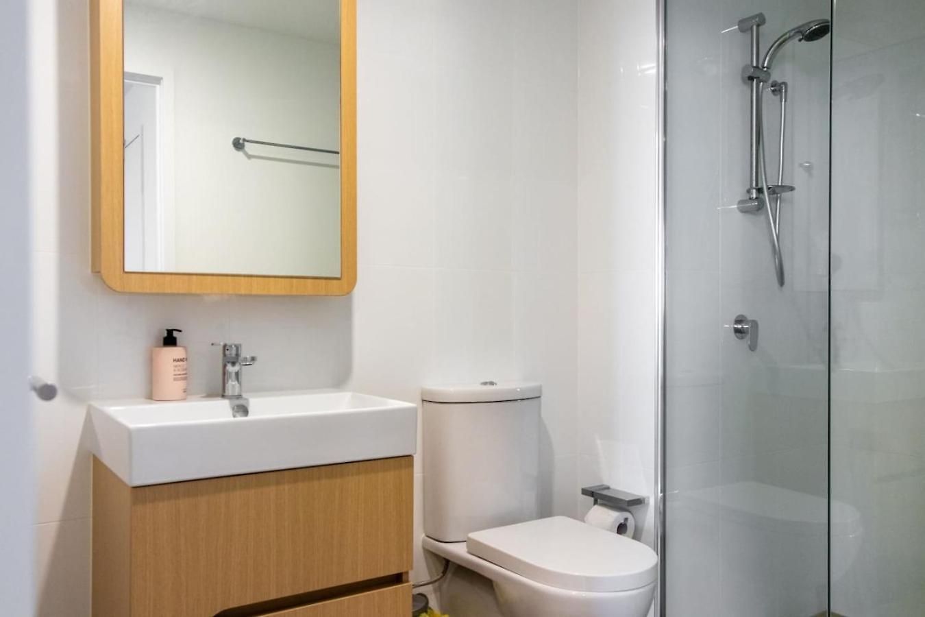 High Level 2 Bedroom With And River Views Apartment Brisbane