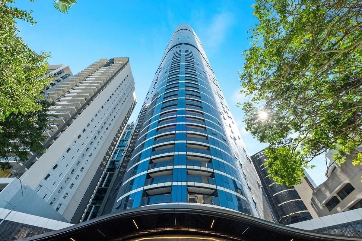 Lvl72 Breathtaking Views With Parking, Pool & Gym