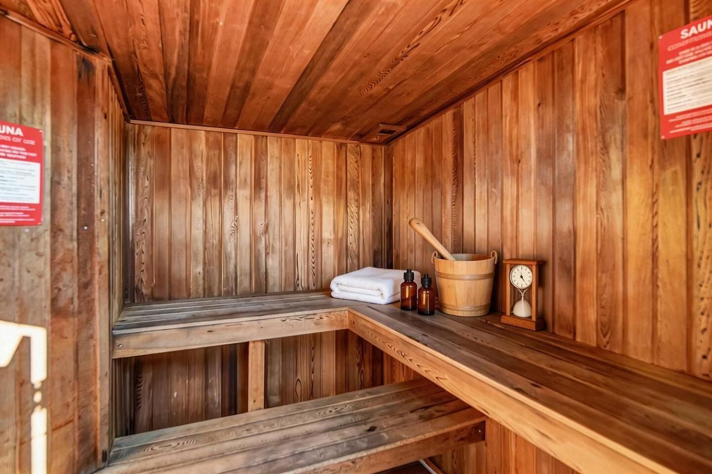 Compact Cbd | Pool & Gym Access