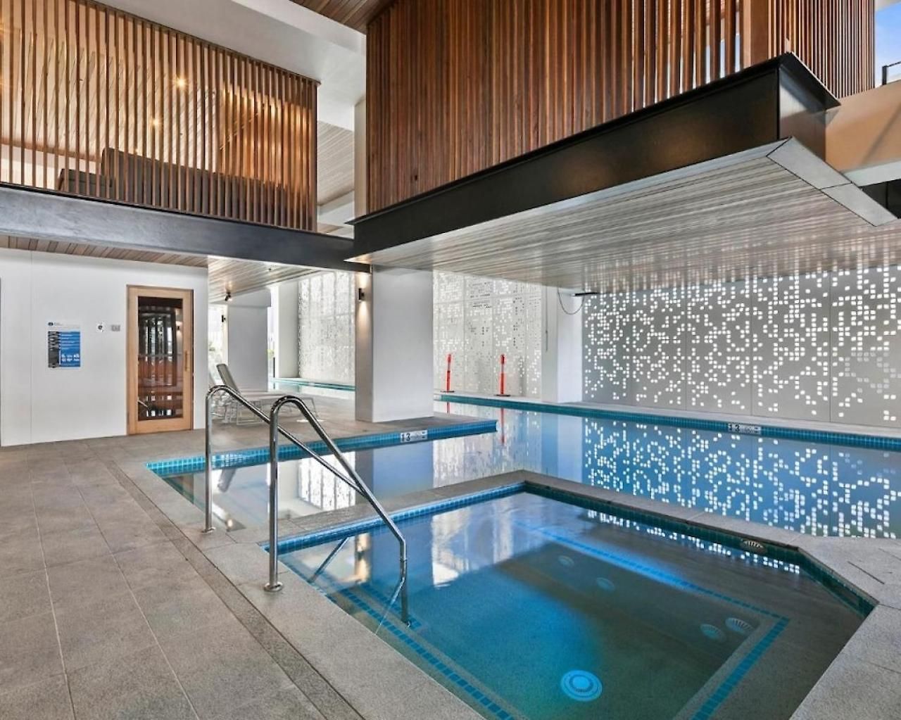 Prime 2br Location Pool Parking Bct 1004 Apartment Brisbane
