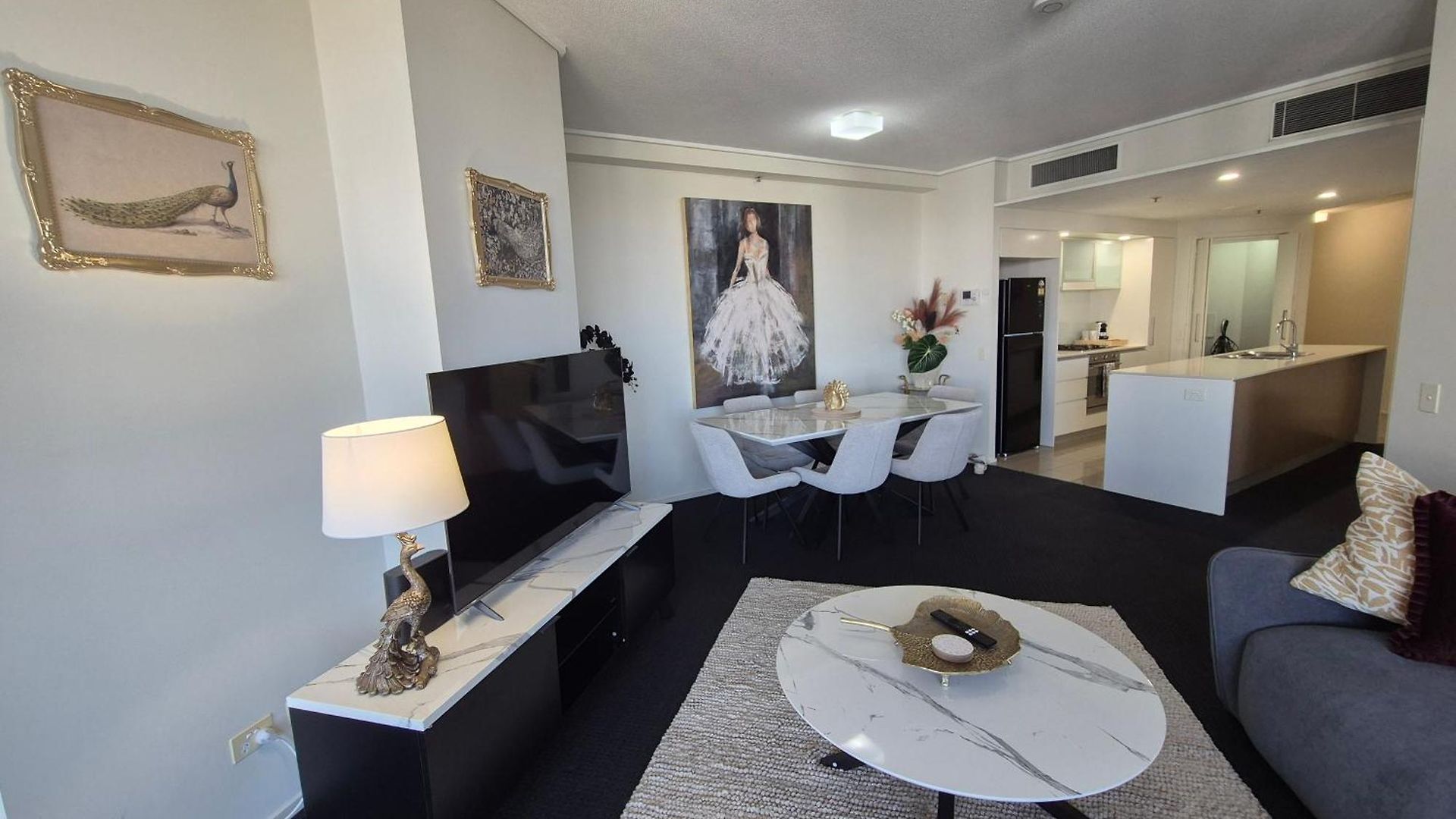 The Gilded Gallery I Art-inspired Luxe Retreat * Brisbane