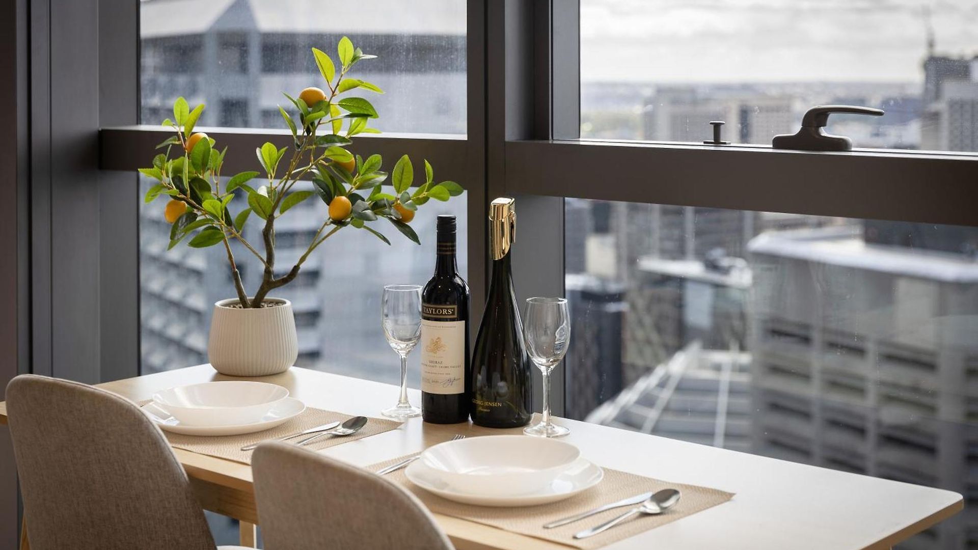 Apartment Level 30 Luxury One Bedroom Panoramic Views At Queen's Wharf Brisbane