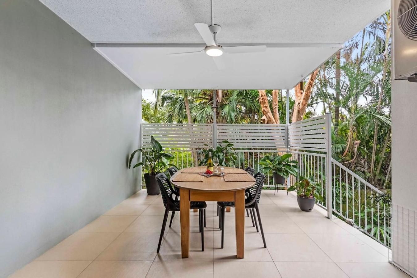 Chic - Private Garden Big Balcony Apartment Brisbane