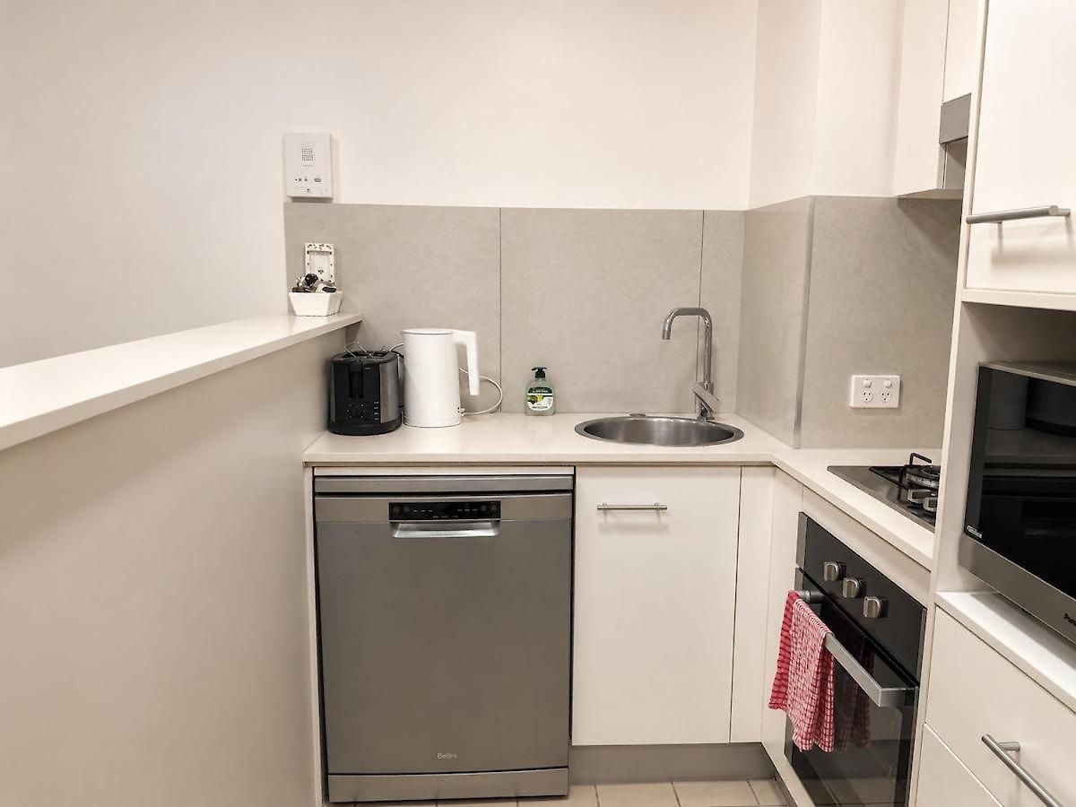 Your Cozy 1br In The Cbd C38 Brisbane