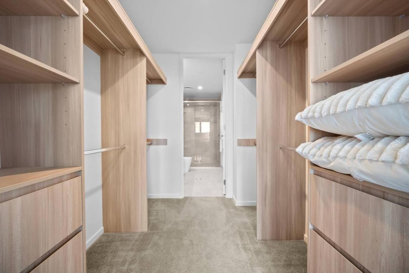 Apartment Skyhigh Retreat View And Shopping At Your Doorstep *