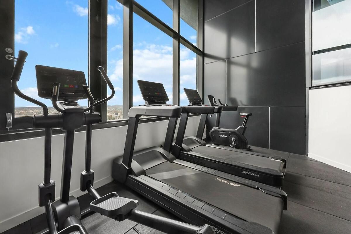 Level 43 Water Views - 2br - Sleeps 6 & Baby *