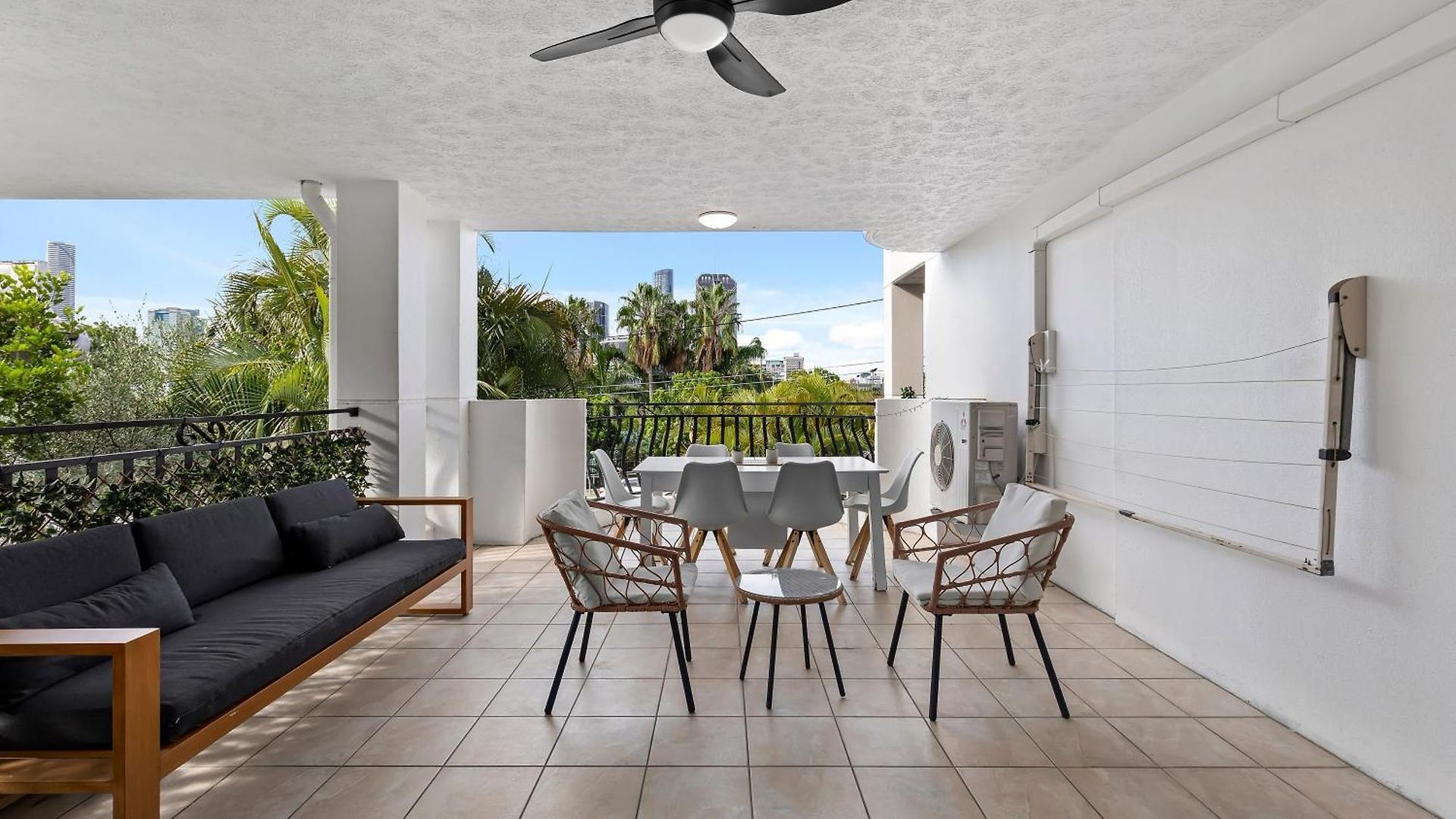 Bright 2br With Parking, Balcony & Wifi Brisbane