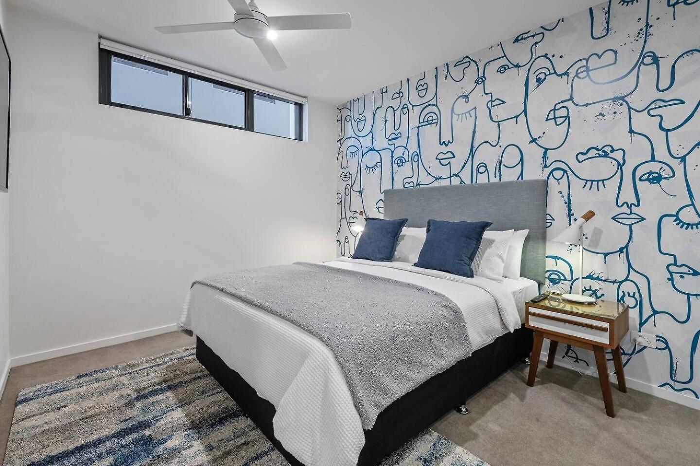 Urban Escape: Great Location W/ Cityscape Apartment *