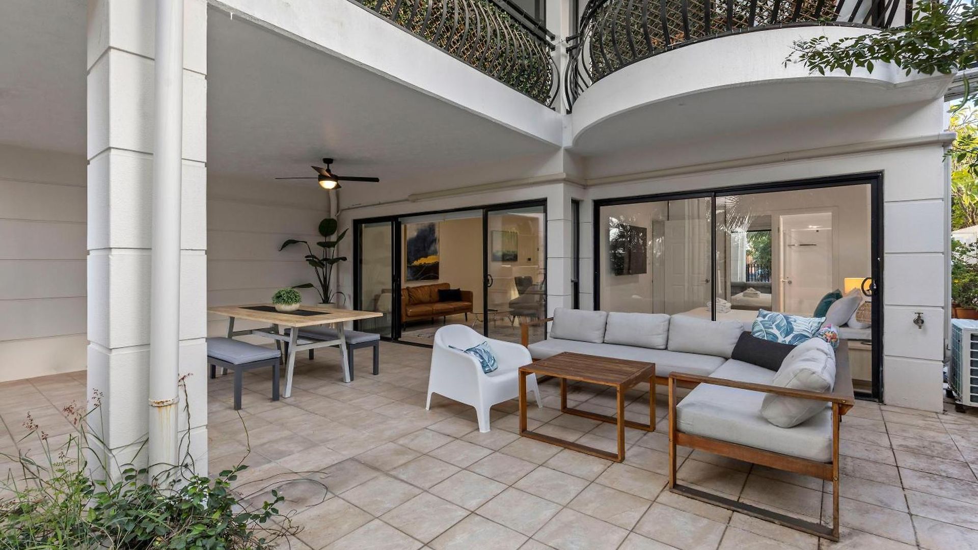 Apartment Sunny & Cozy 2br With Wifi, Parking & Balcony *