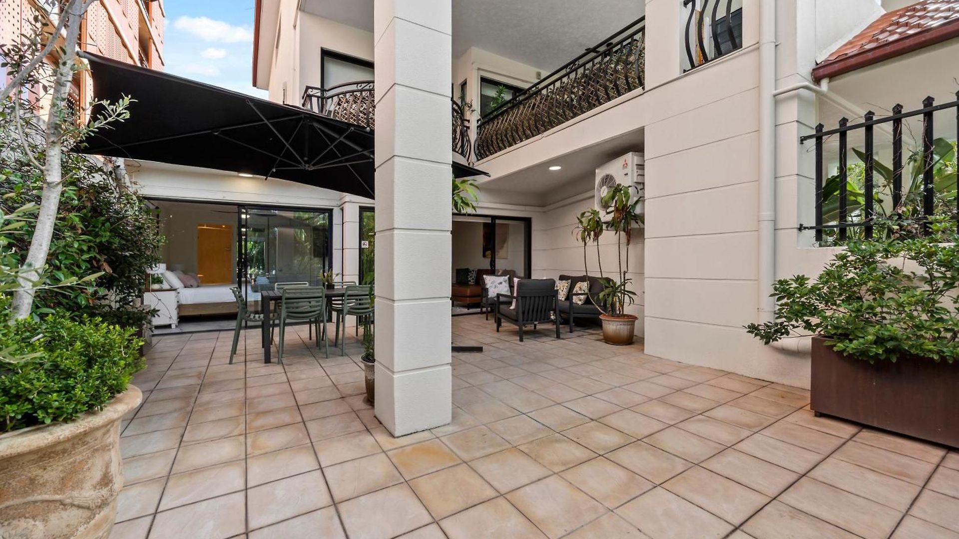 Apartment Spacious & Cozy 2br With Parking, Balcony & Wifi Brisbane