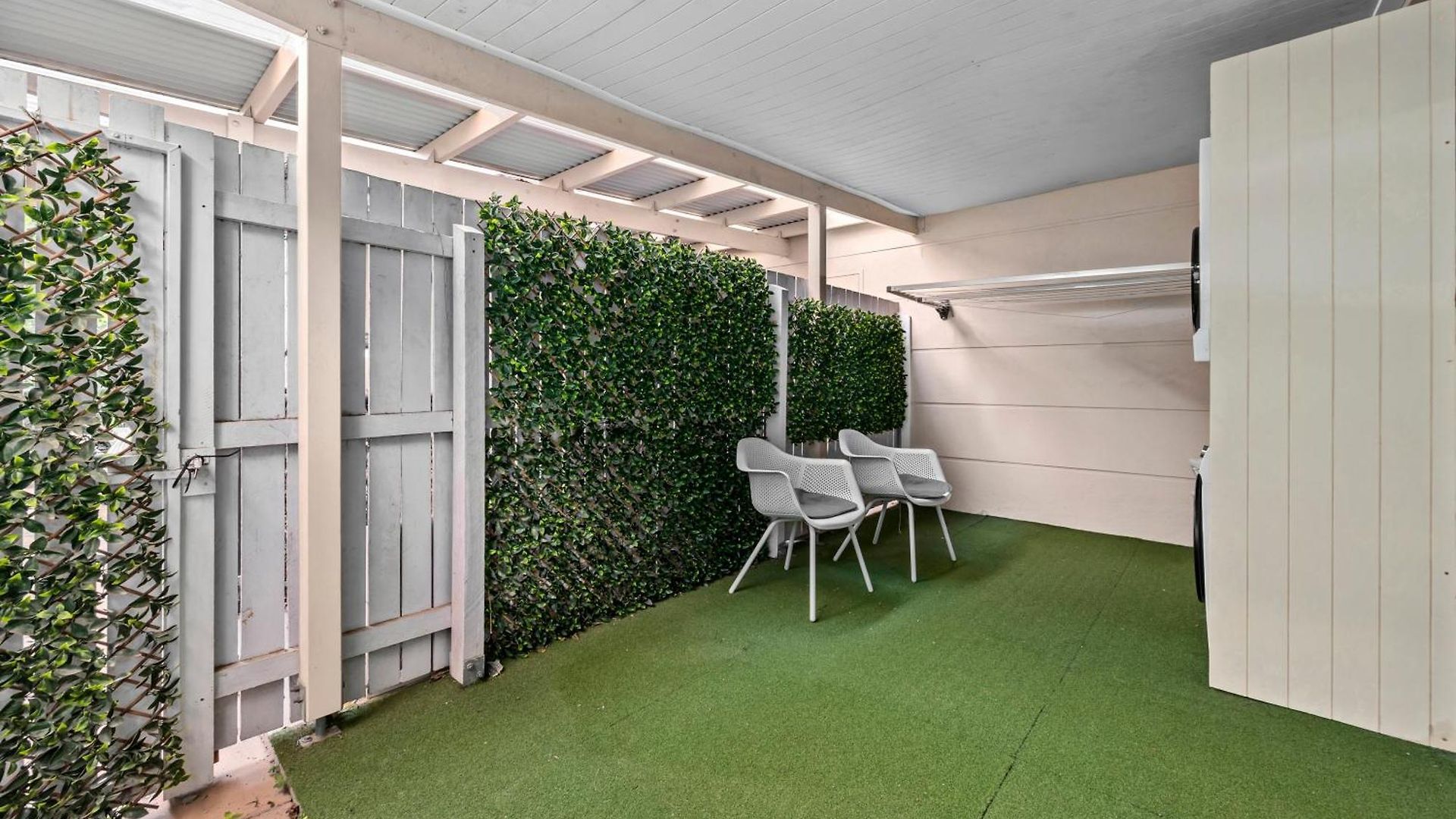 Apartment Spacious & Cozy 2br With Parking, Balcony & Wifi