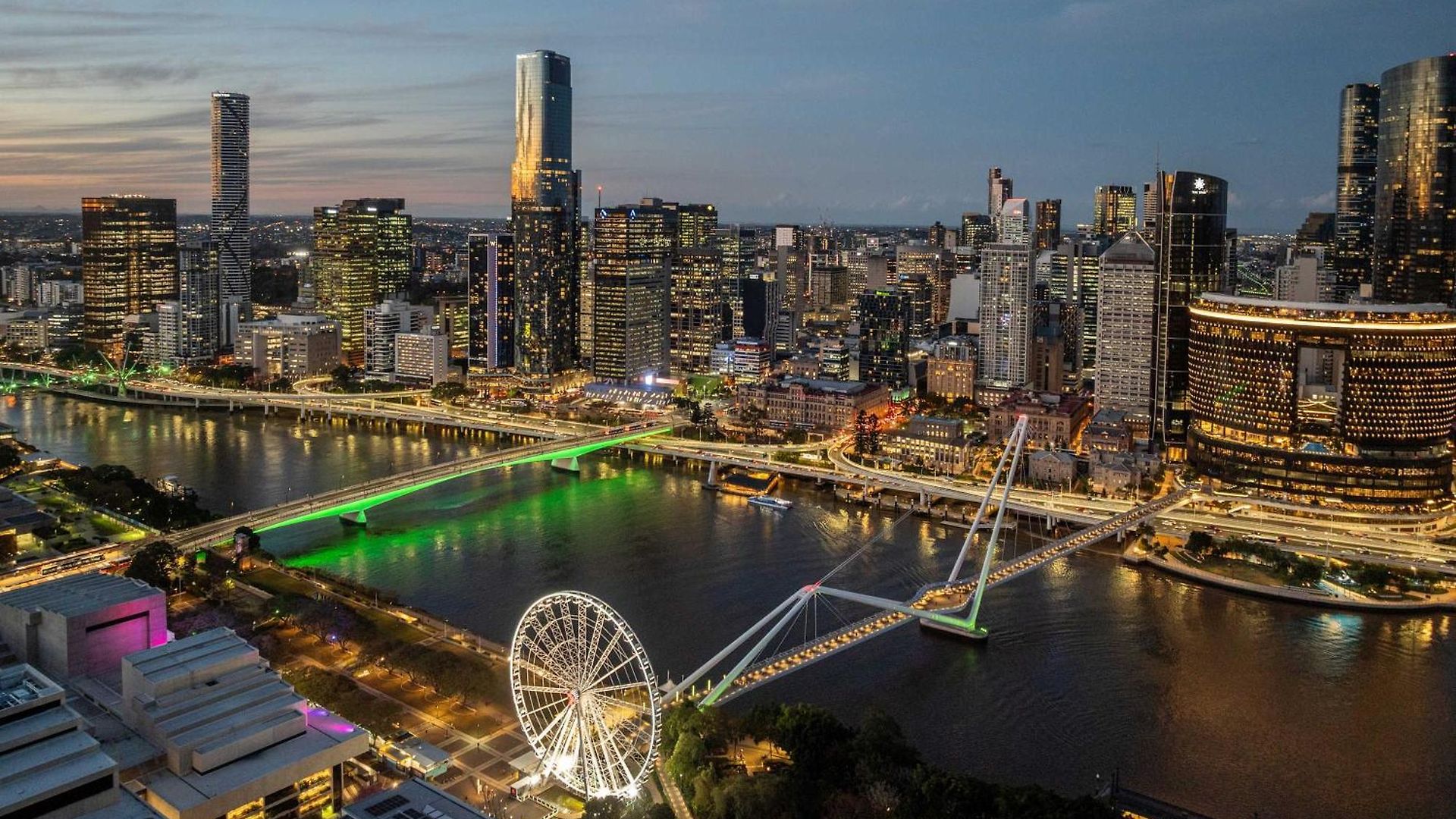 Riverfront Luxe 2br Cbd With Iconic & Bridge Views Brisbane