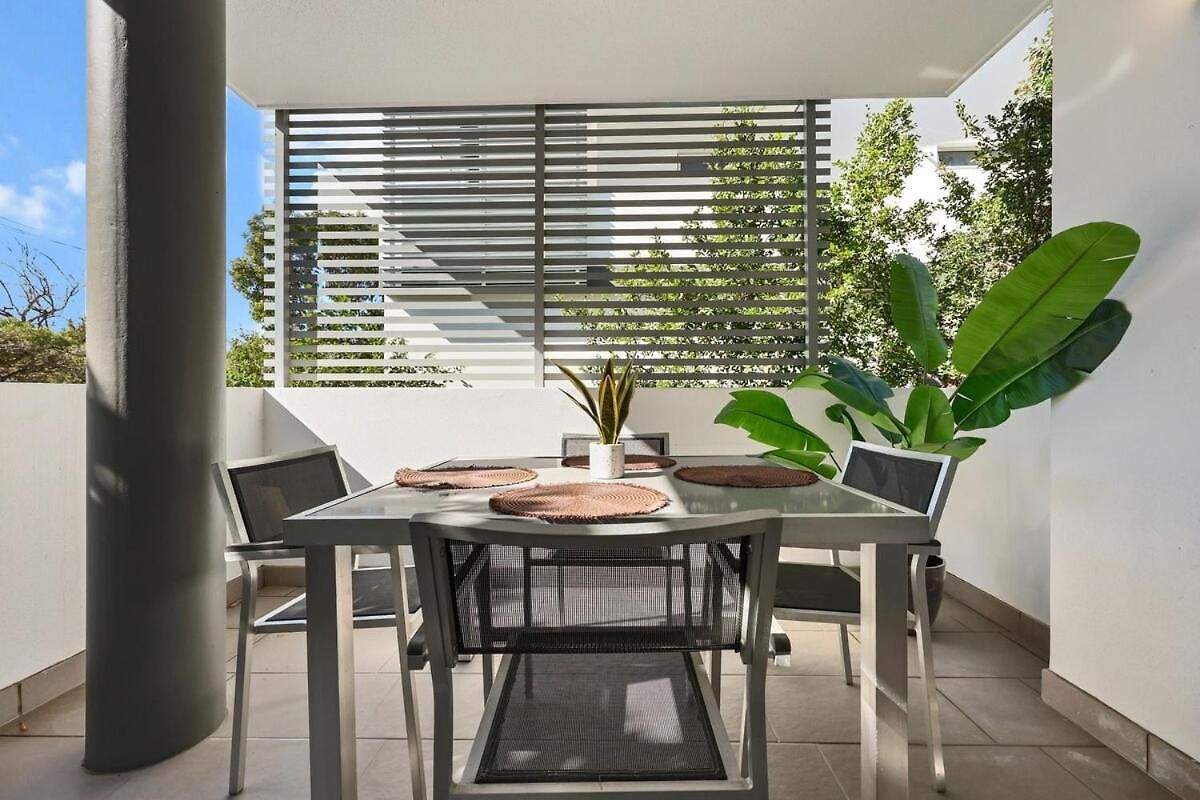 Apartment Bulimba Apartment - Ferry Access - Near Oxford St - Sleeps 8 - Baby & Work Ready *