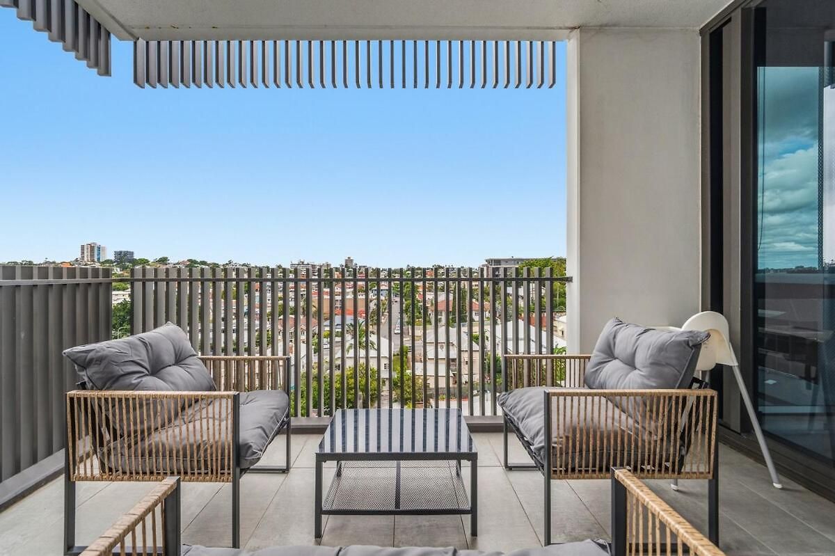 2b2b In West Village Enjoy Eats, Grocery And Vibes * Brisbane
