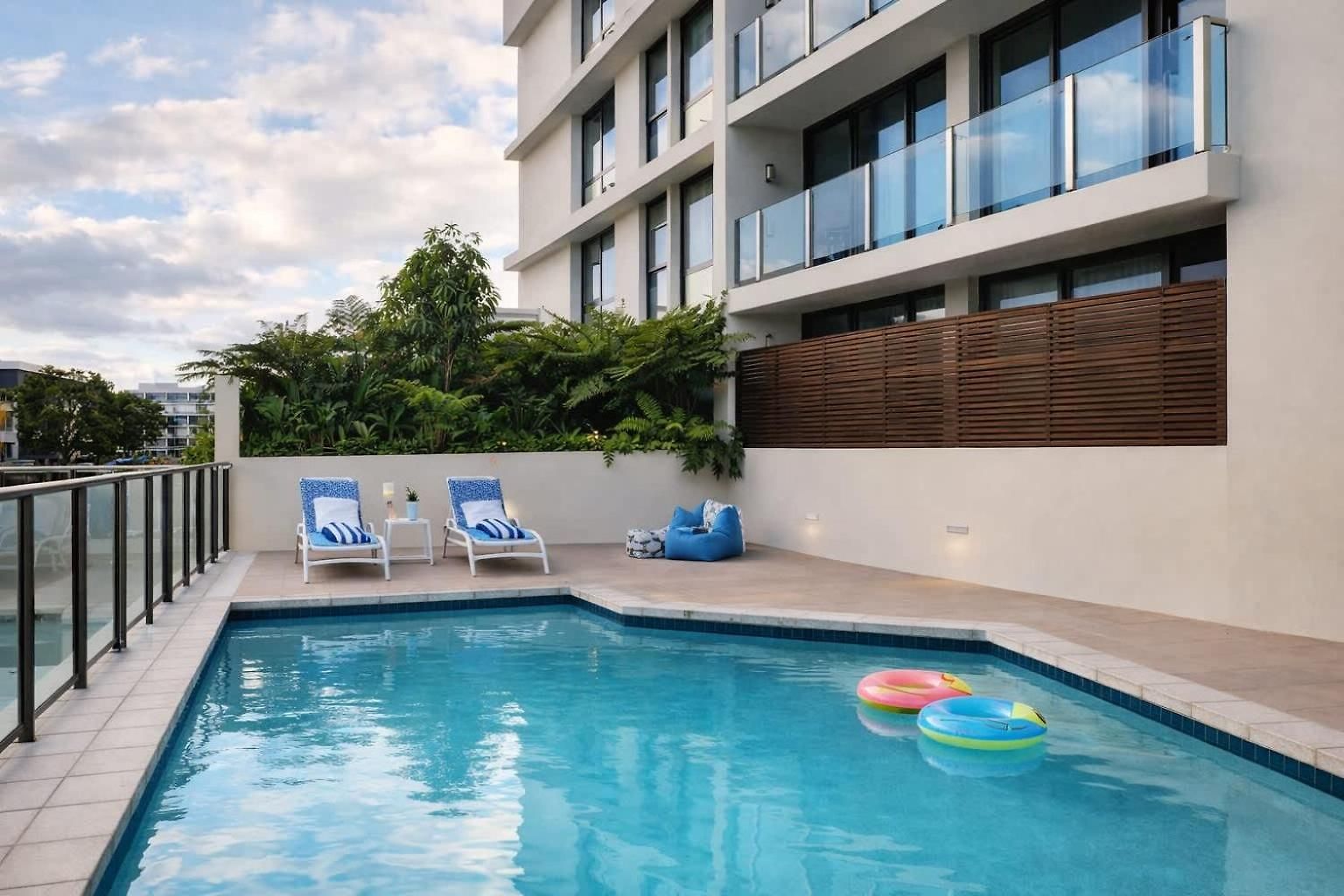 Apartment 2br Night Life -pool-parking-rooftop-intercom Brisbane