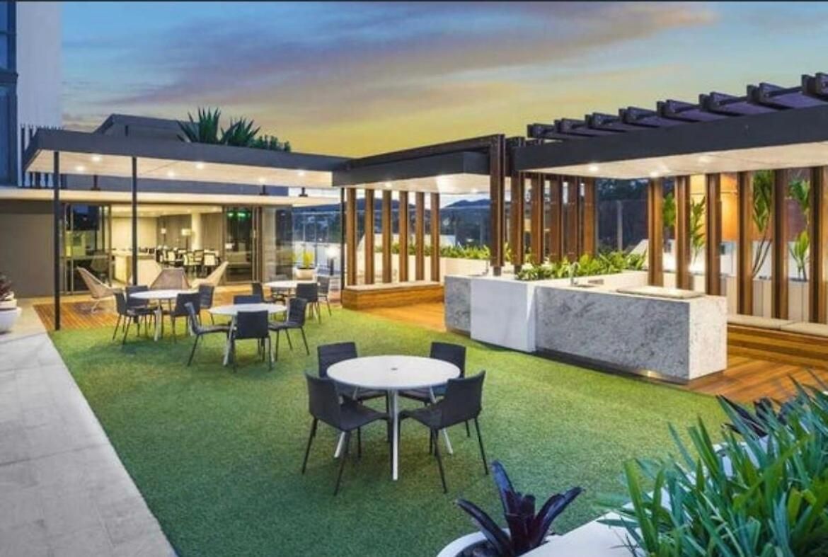 Modern Living With Secure Parking! *