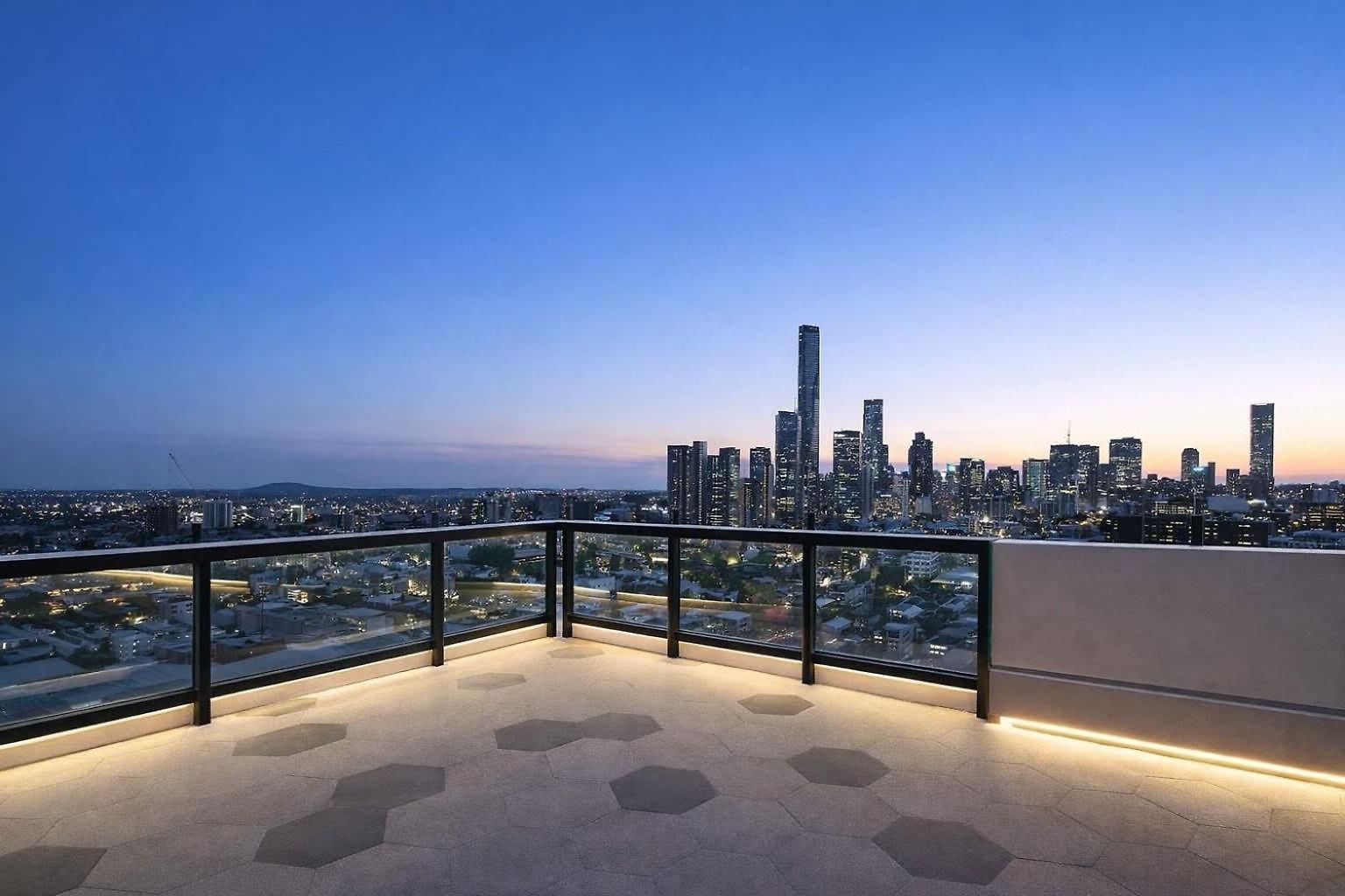 2br Utopia Fortitude Valley -pool-rooftop-king Bed Brisbane