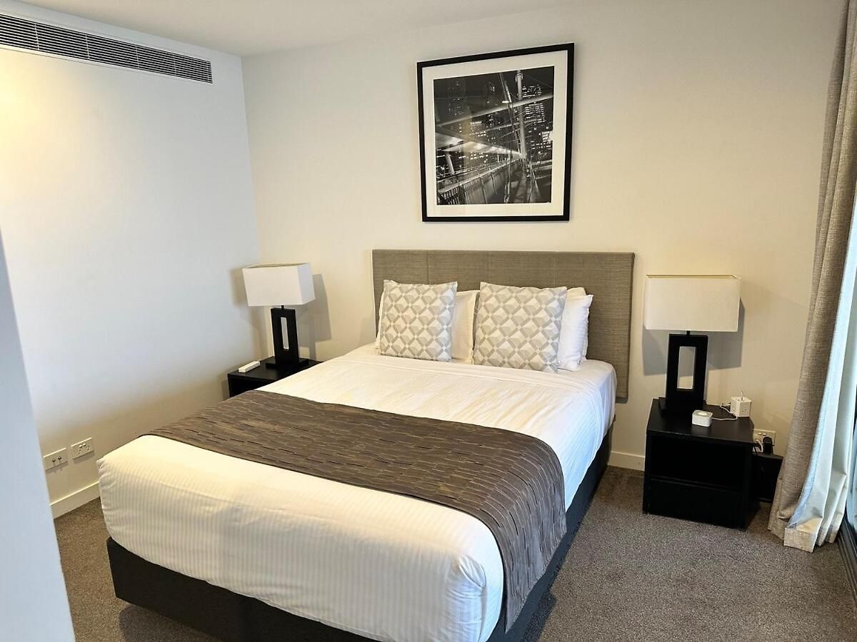 2br W Pool And Parking Near Suncorp Riverview Apartment
