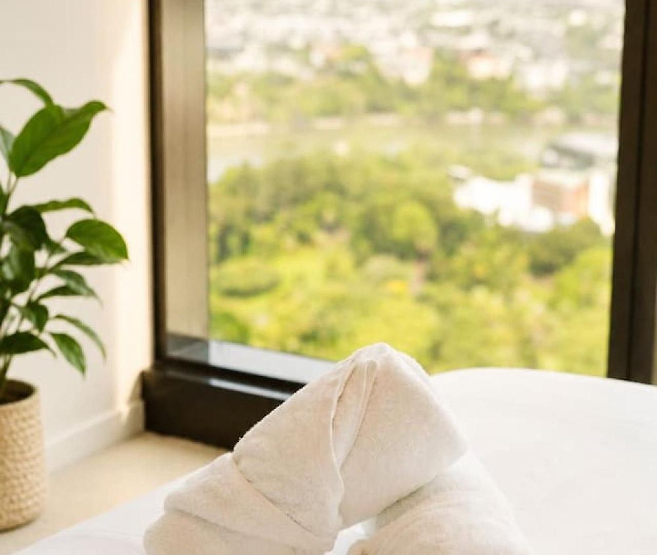 Cbd Luxury 2b W Parking Sky View Apartment *