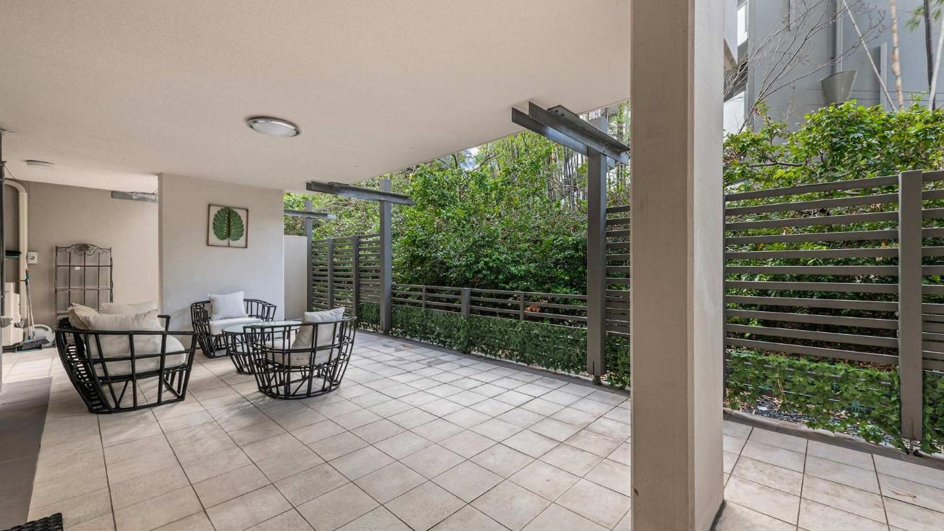 Apartment The Mews Bowen Hills - Spacious 3-bedroom With Pool & Parking Brisbane