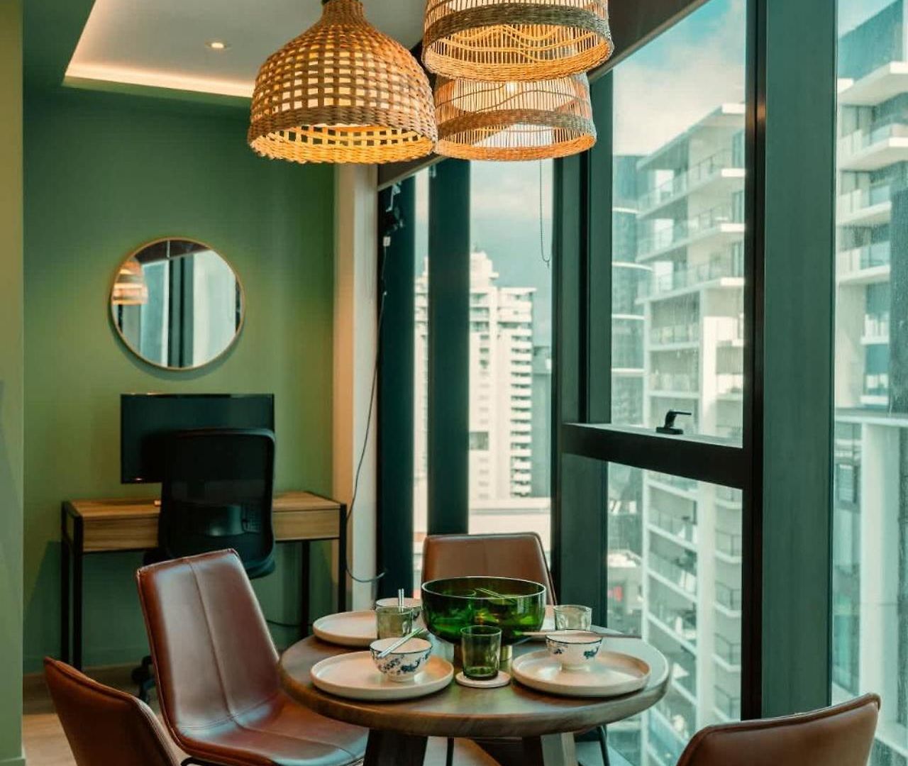 Apartment Sky Tower Luxe Retreat Pool & Gym