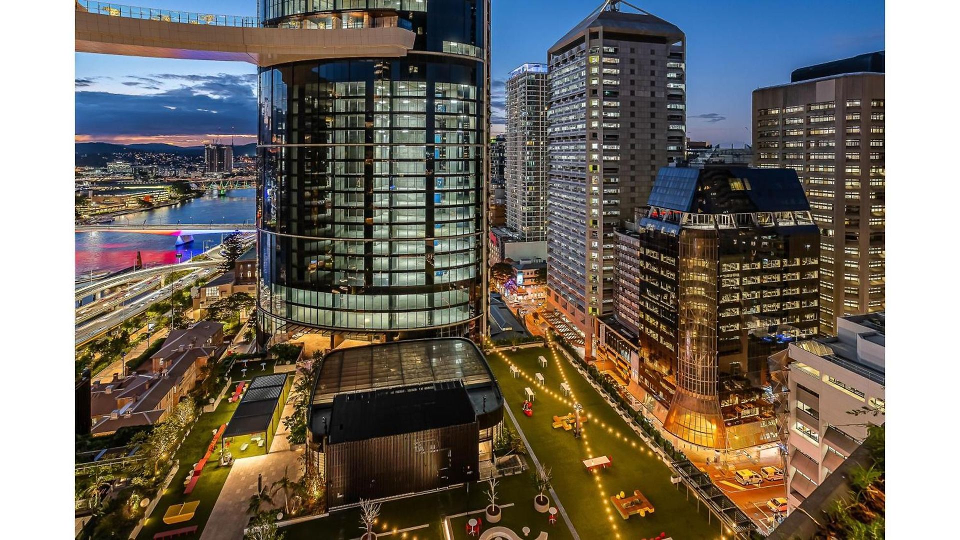 Apartment Sky High Luxury 2 Bedroom Cbd With Pool Gym And River Views *