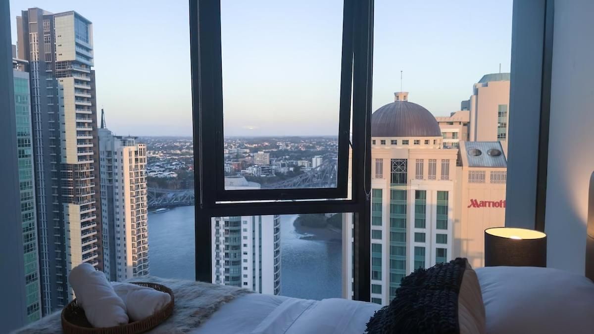 Luxury Cbd With 180 River Views & Rooftop Pool Apartment