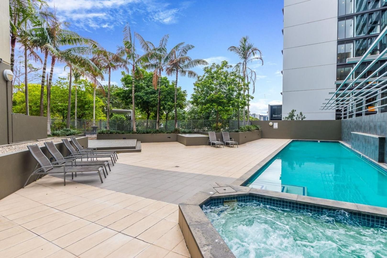 South Bank With Pool, Hot Tub & Parking * Brisbane