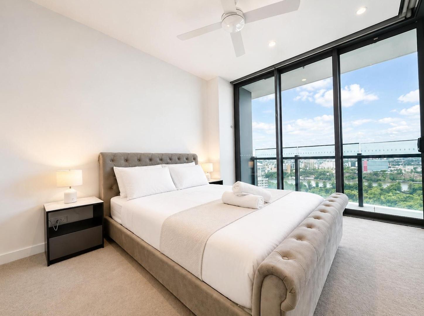Skyline Poetry - Premium On The Star Bne - Apartment