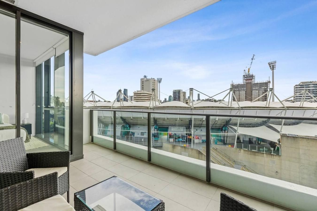 Walk To The Gabba With Rooftop Pool & Secure Carpark With Beautiful Views Apartment Brisbane