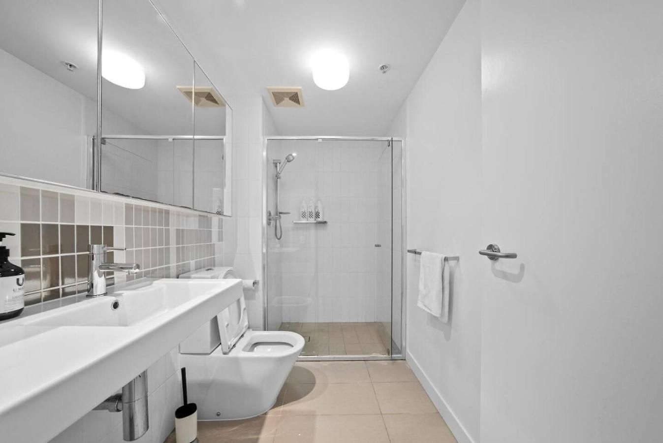Stylish Fortitude Valley Aptcity Views Parking Brisbane