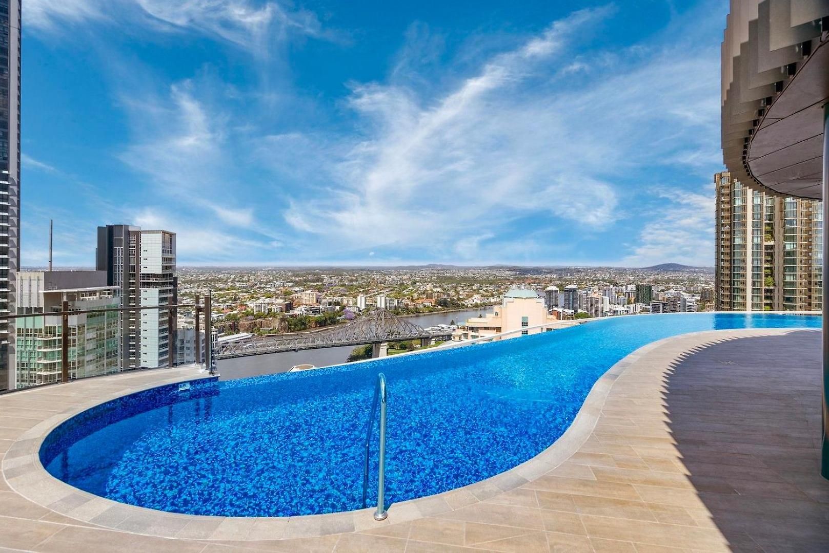 Apartment Modern 2br With River Views, Rooftop Pool, Parking *