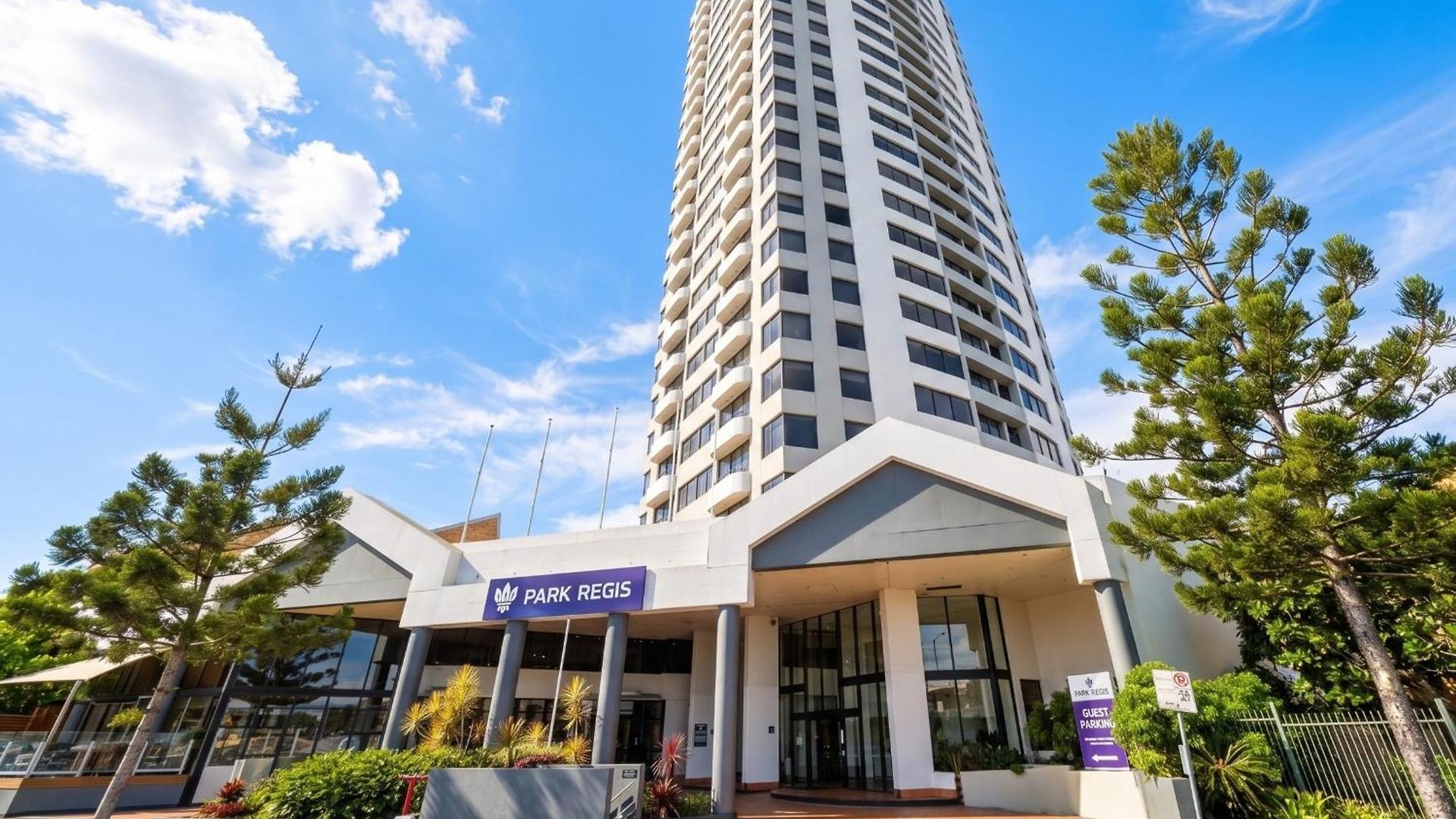 Sky High River View In Brisbane